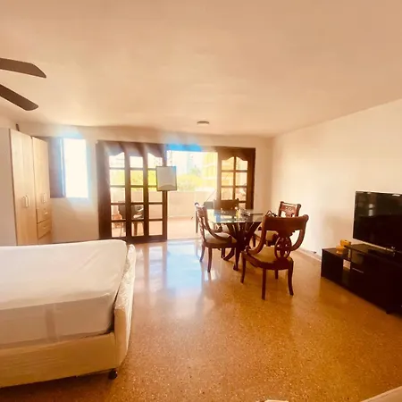 Habitación en casa particular Cynthia Kawica Bocagrande